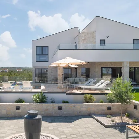 Luxury Terra Dalmatica Heated Pool Jacuzzi Sauna *