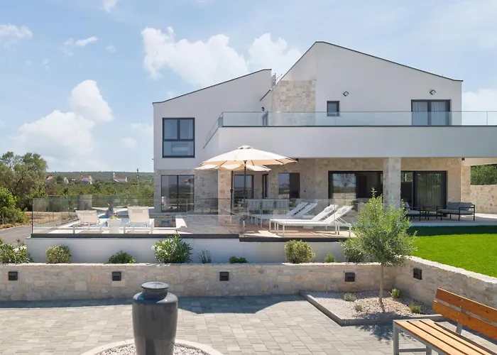 Luxury Terra Dalmatica Heated Pool Jacuzzi Sauna *